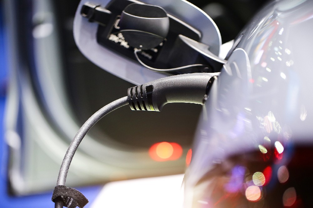 動(dòng)力鋰電池退役潮逐年高漲，回收產(chǎn)業(yè)鏈亟待完善