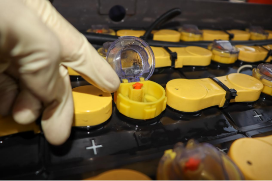 蓄電池電瓶缺水有什么癥狀？